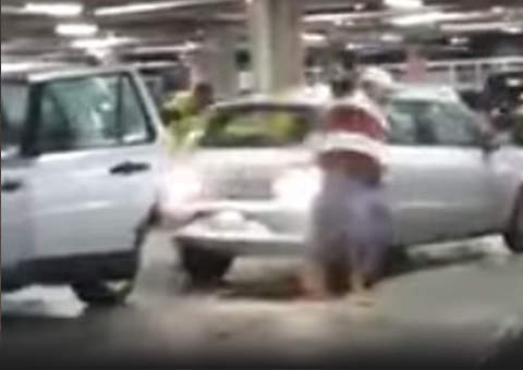 Motorista enlouquece em estacionamento de shopping. Veja vídeo