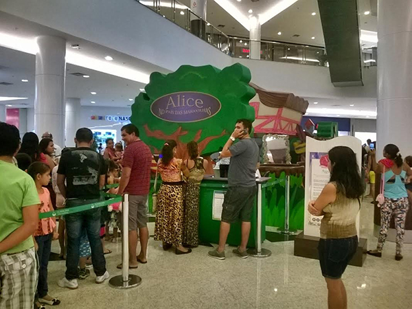 Carnaval muda horário do comércio no centro e shoppings da cidade