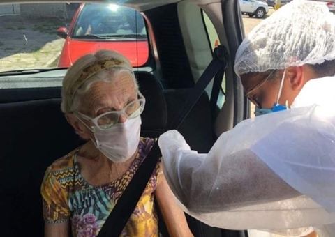 Vacinação de idosos acima de 80 anos começa em Manaus, veja lista de postos