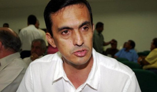 Governador dá posse a Sidney Leite na secretaria de produção