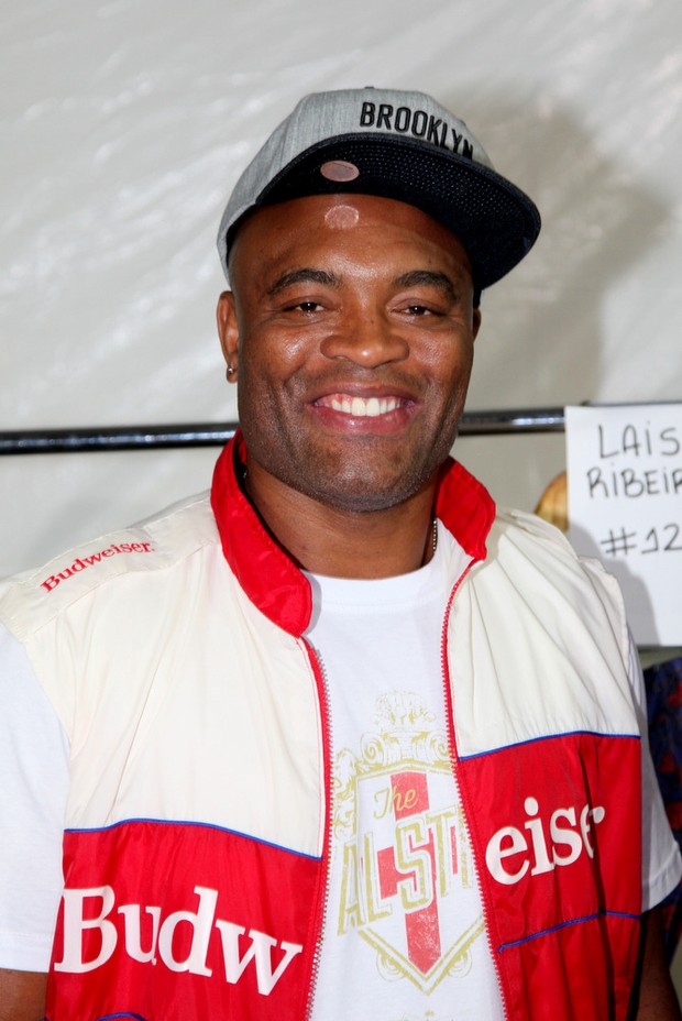 Anderson Silva vira autor de série policial