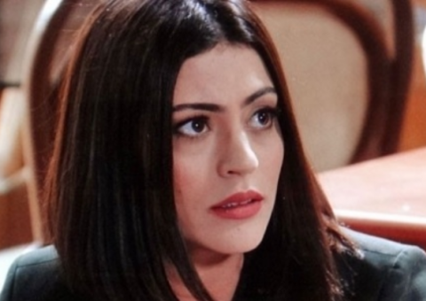 Silvia descobre que está com câncer de mama