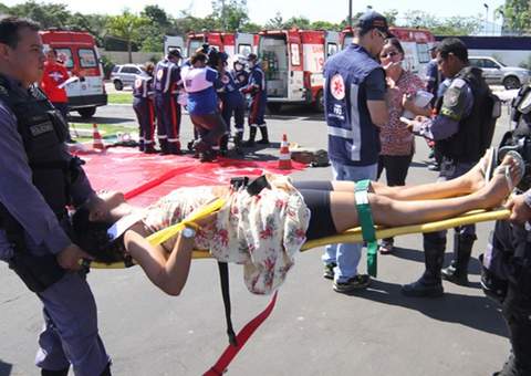  Samu participa de simulação de primeiros-socorros com motociclistas