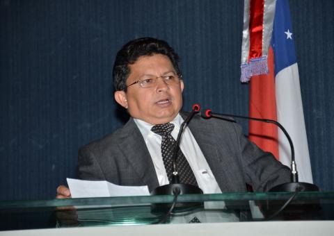 "Importado sucateado de outros países não interessa", diz Sinésio sobre médicos estrangeiros