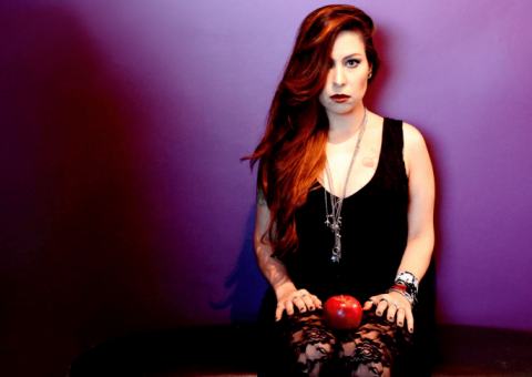 Pitty volta com tudo com o single 'Sete Vidas'