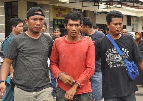 Indonésio saqueava túmulos com sonho de ser invisível e voar