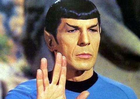 Intérprete original de Spock descobre doença pulmonar e pede que fãs parem de fumar