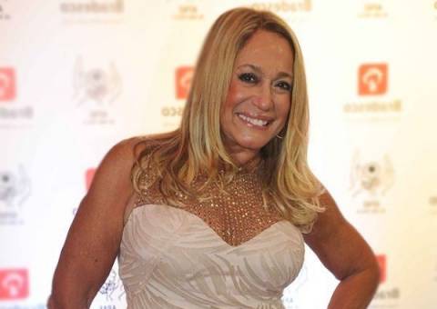 Susana Vieira sobre namorado: "Vai causar inveja. Ele é muito bonito"