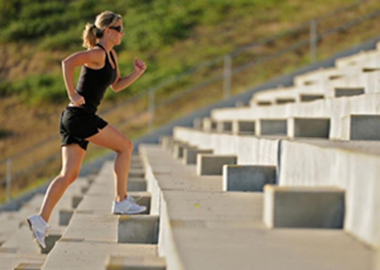 subir-e-descer-escadas-emagrece.jpg