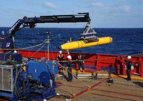 Robô submarino buscará destroços do voo MH370 no Índico