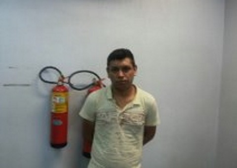 Motoqueiro sem habilitação tenta subornar tenente com 50 reais