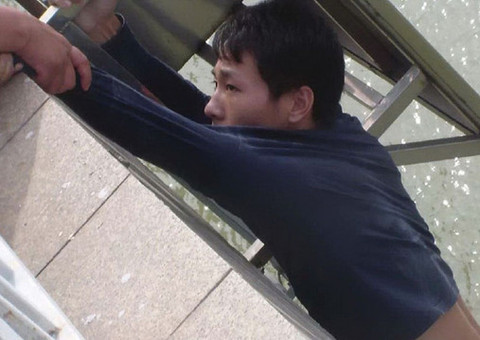 Mãe salva o filho de uma tentativa de suicídio 