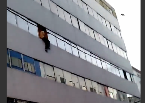  Homem se joga do quarto andar tentando suicídio, mas não dá certo