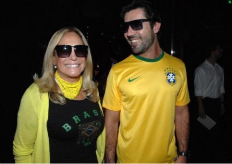 Susana Vieira aparece em clima romântico com ex Sandro Pedroso