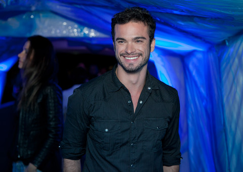 Sidney Sampaio fala sobre vida após Nakamura e afirma: "Quero casar"