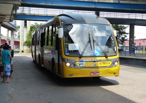 Adolescente é assassinado ao tentar proteger a mãe de assalto