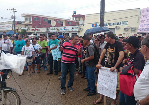 Servidores municipais fazem greve em Tabatinga