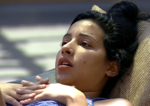 BBB 15: Talita volta a pedir pílula, leva bronca e é atendida por ginecologista