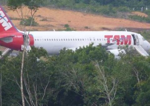 Após decolar, avião é atingido por pássaro e precisa voltar para Eduardo Gomes