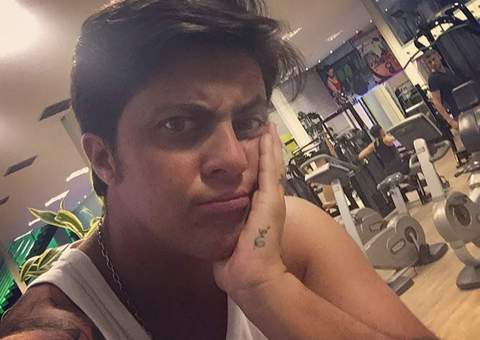 No Instagram, Thammy Miranda rebate provocação sobre urinar em pé