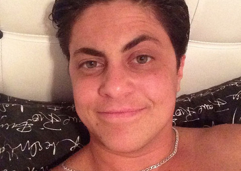 Thammy Miranda passa bem após cirurgia para retirada dos seios