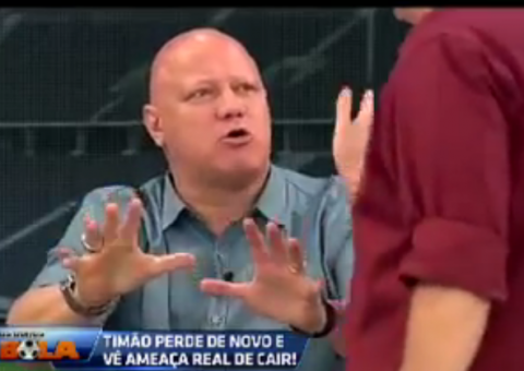 Neto dá tapa em colega de trabalho ao vivo