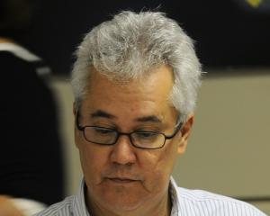 BRAGA COLOCA A CORDA NO PESCOÇO DE TASSO