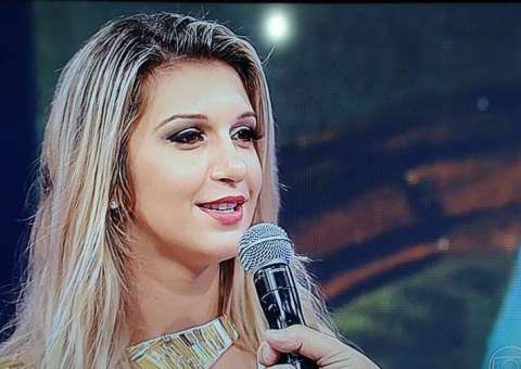 Poly comete gafe e deixa Faustão irritado