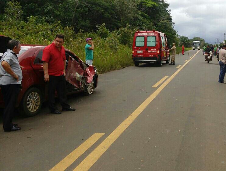 Colisão na Manoel Urbano deixa quatro pessoas feridas