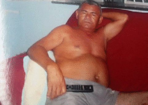 Homens mantam motorista depois de tentar roubar carro