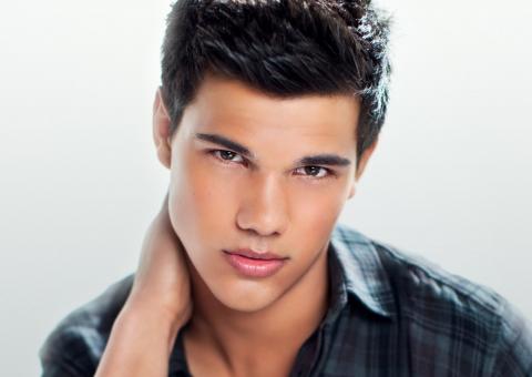 Confira o trailer de "Gente Grande 2" com Taylor Lautner