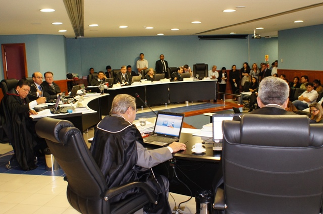 Apenas 4 gestores prestaram contas ao TCE. Prazo termina dia 31