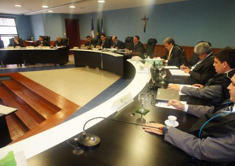 Thomaz e Alecrim tentam mudar acórdãos do TCE