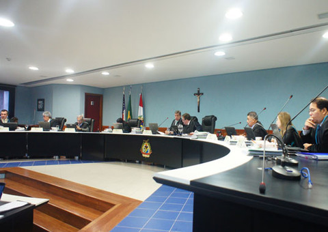 Pleno do TCE desaprova contas de ex-prefeito de Apuí