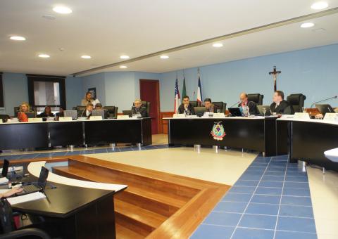 TCE  mantém multa a Manoel Ribeiro por contratações ilegais