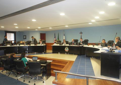 TCE mantém multa de R$ 138 mil a ex-prefeito. Oreni Braga também multada