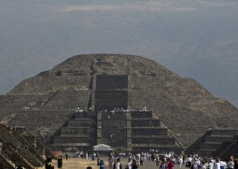 Robô encontra câmaras subterrâneas em templo mexicano