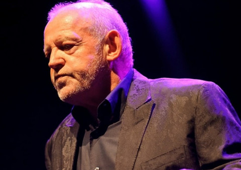 Lenda do rock, cantor Joe Cocker morre após luta contra câncer