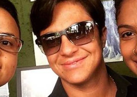 Sem seios, Thammy Miranda aparece pela primeira vez após cirurgia