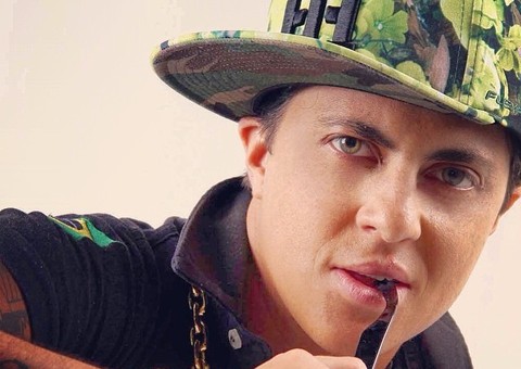 Após retirada dos seios, Thammy vai virar funkeira