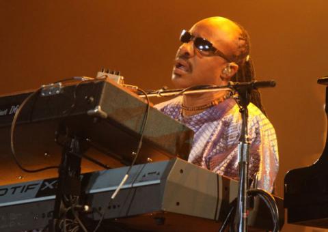 Stevie Wonder se apresenta no país em dezembro