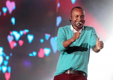 Veja o primeiro clipe de Thiaguinho