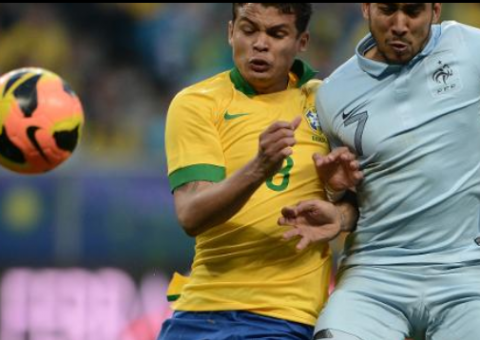 Thiago Silva tem problema muscular e está fora do PSG por algum tempo