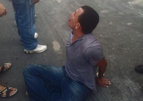 Assaltante é morto depois de atirar contra a polícia 