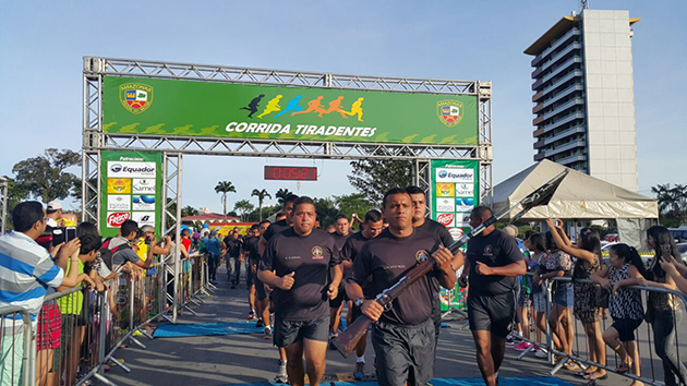 Corrida Tiradentes acontece na Ponta Negra