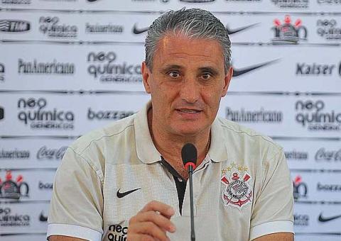 Tite descarta escalar garotos no Corinthians