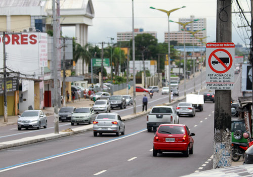 Veículos pesados vão ter restrição na Djalma Batista