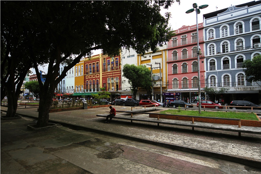 Tapumes da Praça da Matriz são retirados para requalificação urbanística