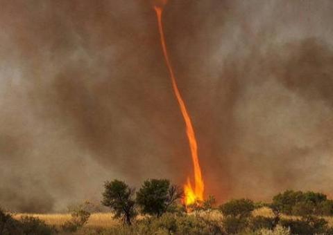 Fogo obriga australianos a abandonarem casas