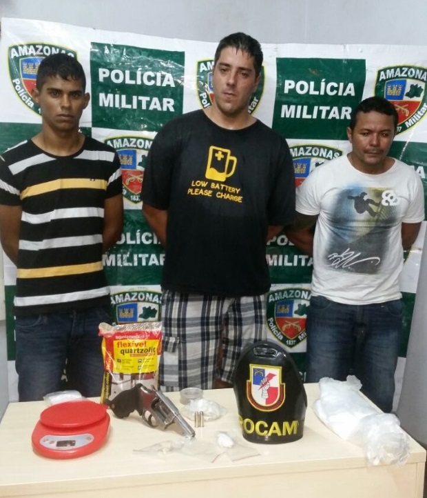  Três homens são presos por tráfico de droga pela Rocam 